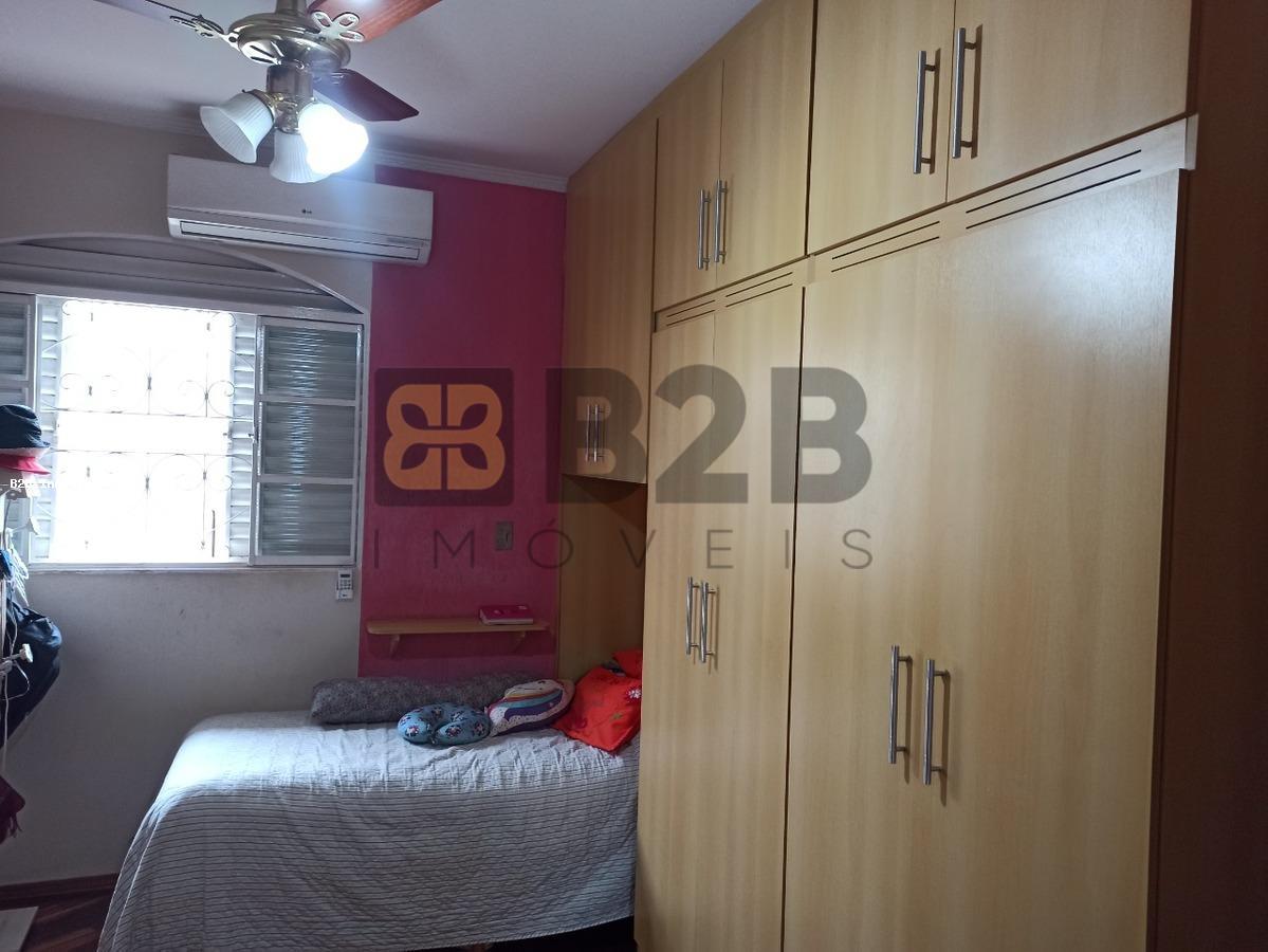 Casa à venda com 3 quartos, 310m² - Foto 12