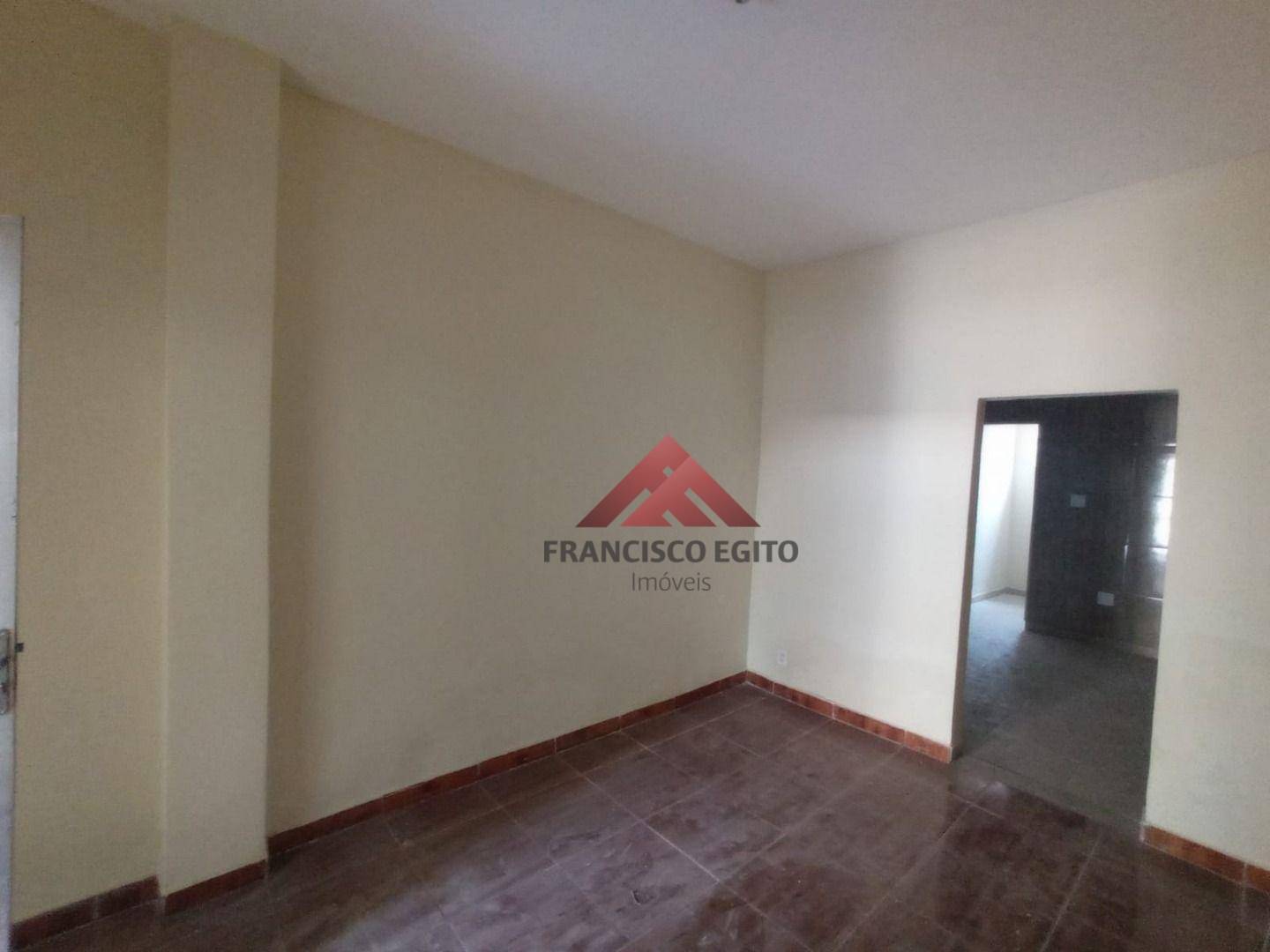 Casa à venda com 2 quartos, 100m² - Foto 4