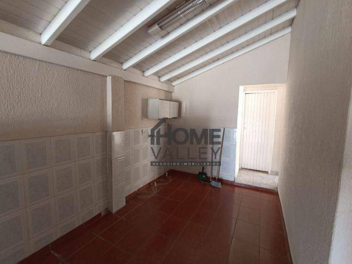 Casa à venda com 5 quartos, 327m² - Foto 17