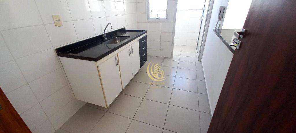 Apartamento à venda com 2 quartos, 70m² - Foto 9