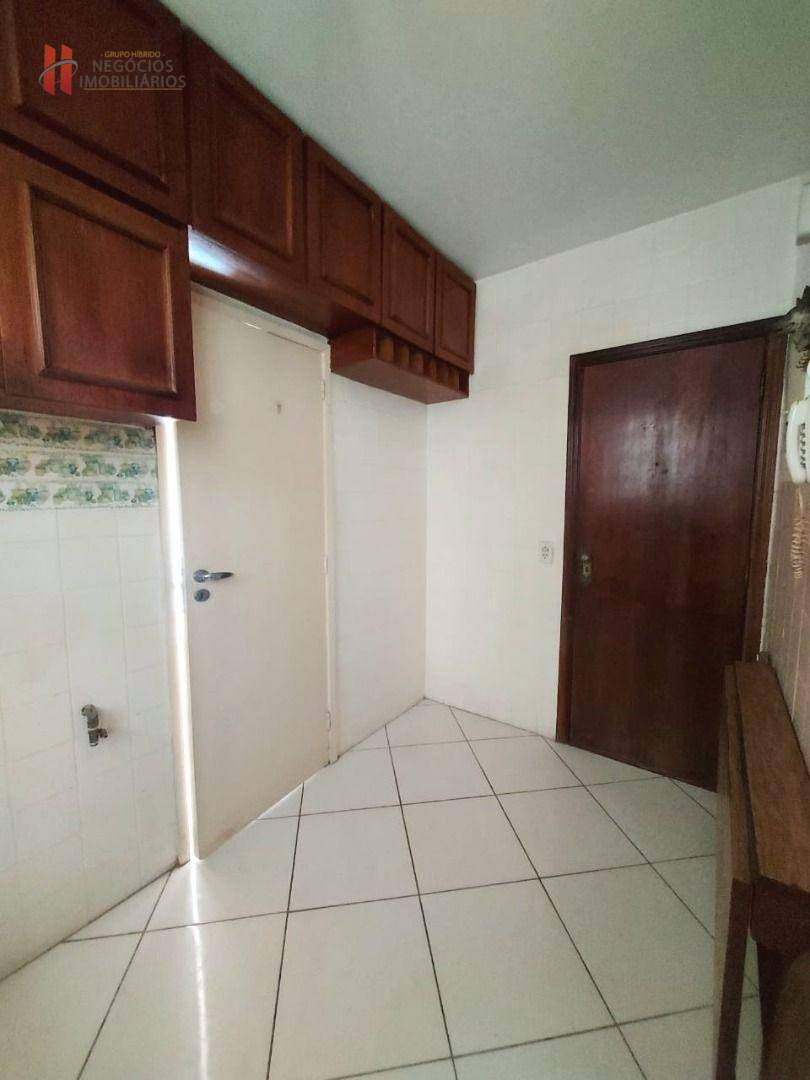 Apartamento à venda com 2 quartos, 68m² - Foto 12