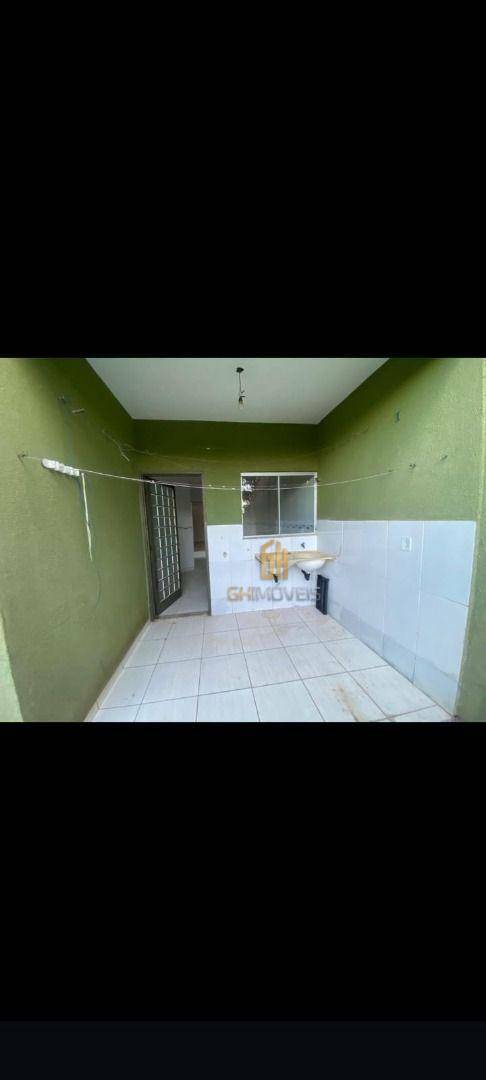 Casa à venda com 3 quartos, 97m² - Foto 4