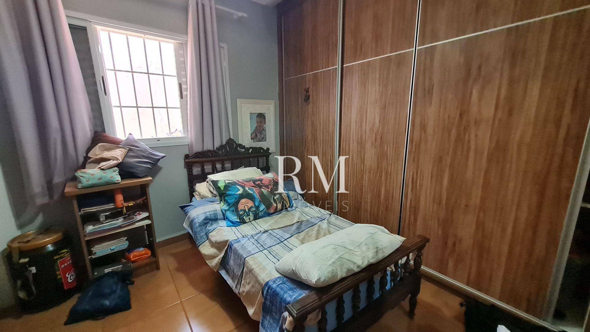 Casa à venda com 4 quartos, 220m² - Foto 11