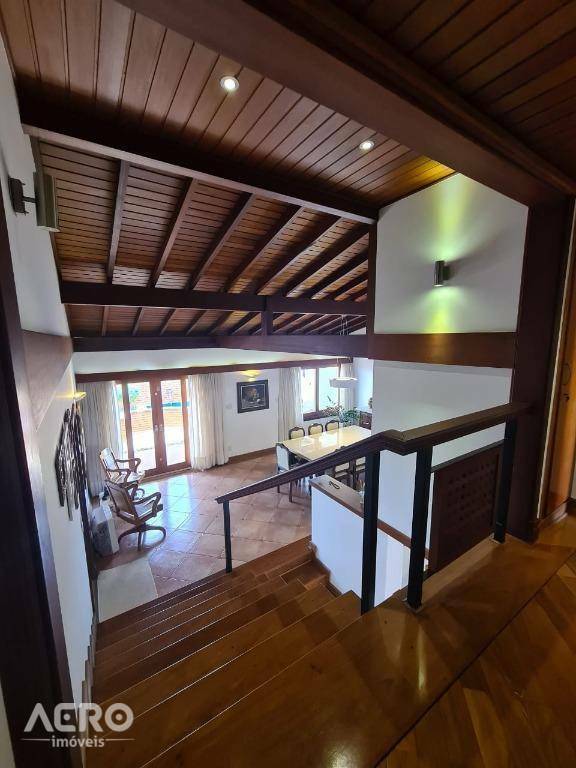 Casa à venda com 3 quartos, 279m² - Foto 9