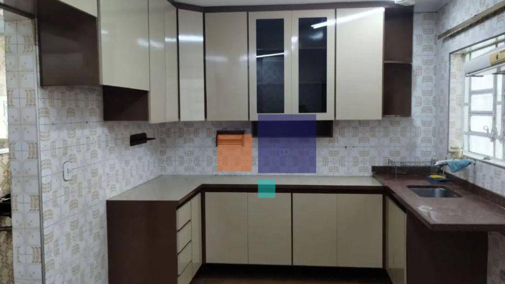 Casa para alugar com 5 quartos, 140m² - Foto 7