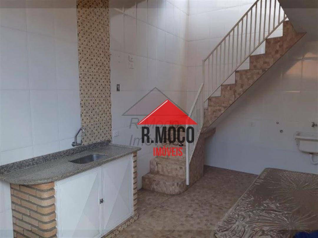 Sobrado à venda com 2 quartos, 216m² - Foto 6