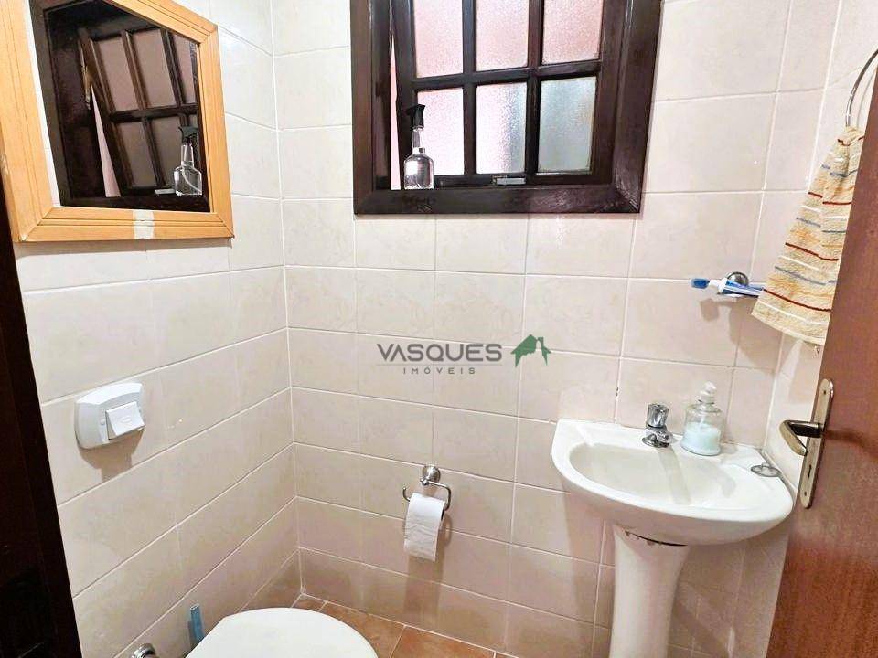 Casa à venda com 3 quartos, 64m² - Foto 4