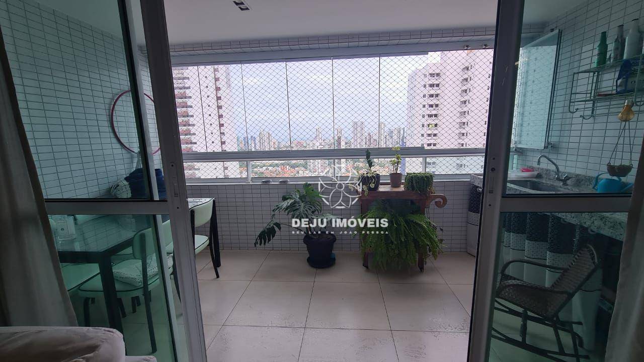 Apartamento à venda com 3 quartos, 121m² - Foto 2