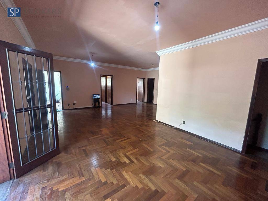 Casa à venda e aluguel com 3 quartos, 340m² - Foto 9