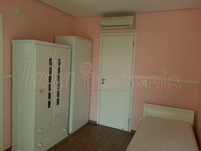 Apartamento para alugar com 4 quartos, 240m² - Foto 13