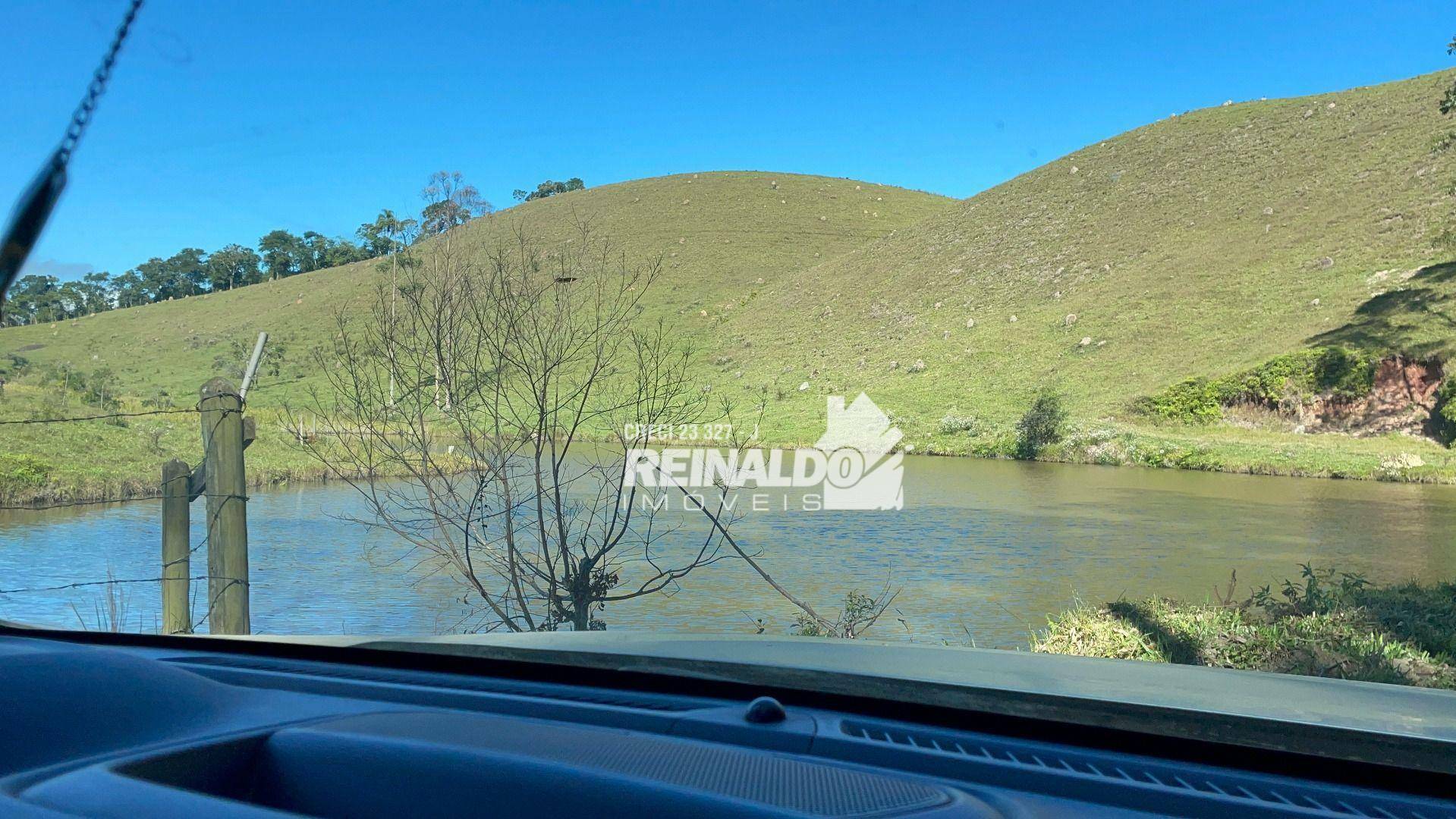 Fazenda à venda com 8 quartos, 900m² - Foto 2