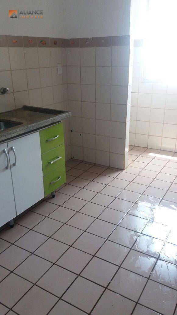 Apartamento à venda com 2 quartos, 56m² - Foto 2