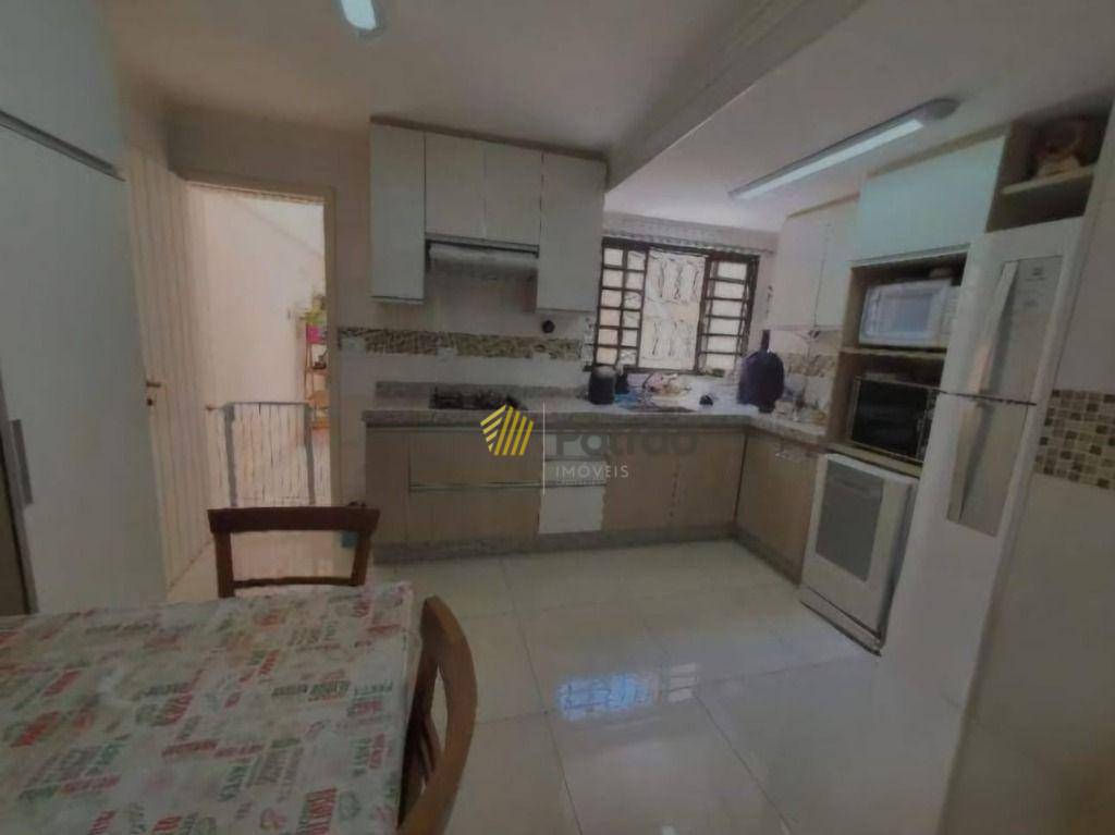 Sobrado à venda com 3 quartos, 230m² - Foto 4