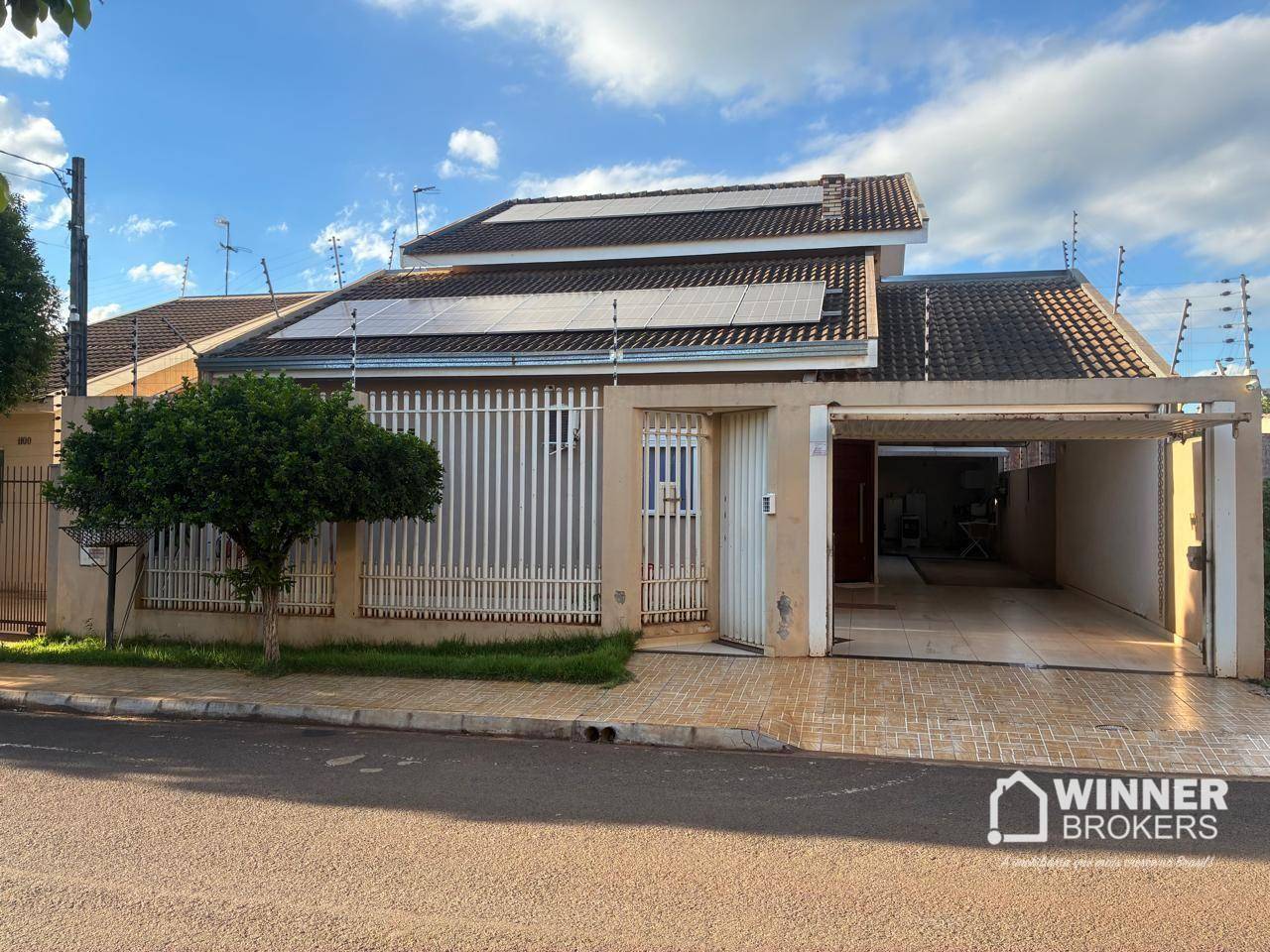 Sobrado, 6 quartos, 309 m² - Foto 1