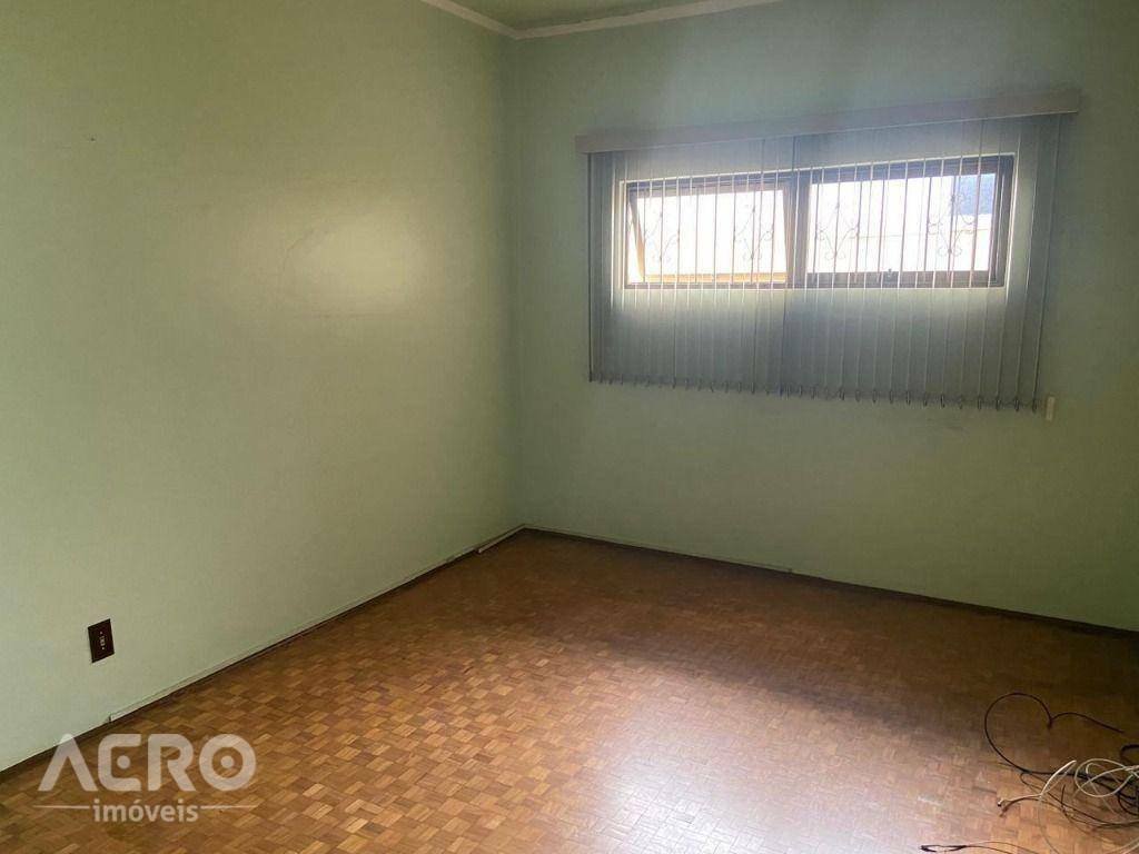 Casa para alugar com 3 quartos, 280m² - Foto 4