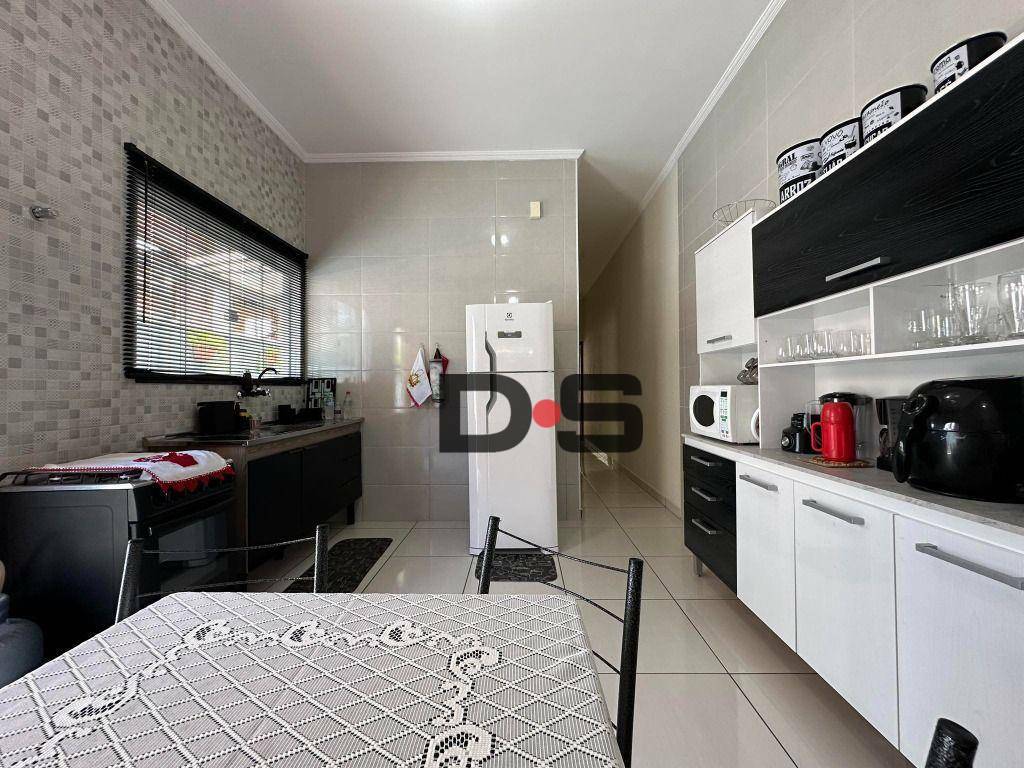 Casa à venda com 2 quartos, 80m² - Foto 5