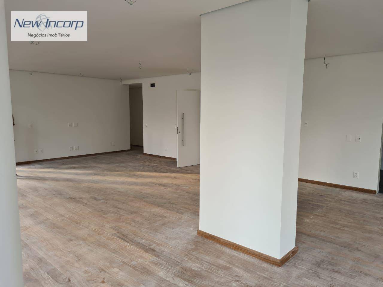 Apartamento à venda com 3 quartos, 205m² - Foto 4