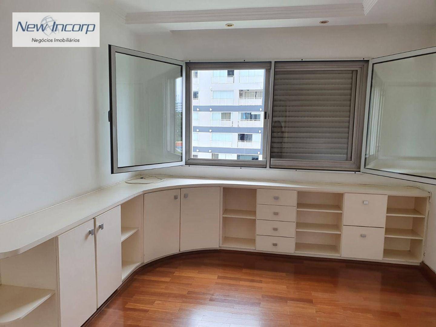 Apartamento à venda com 3 quartos, 140m² - Foto 6