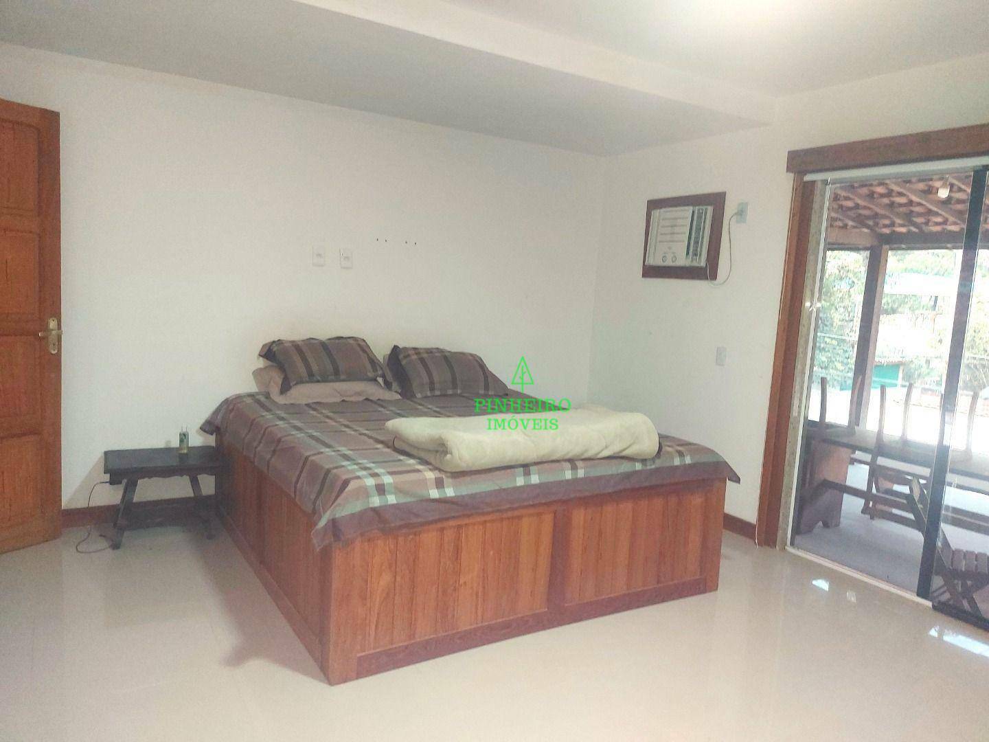 Casa à venda e aluguel com 3 quartos, 300m² - Foto 9