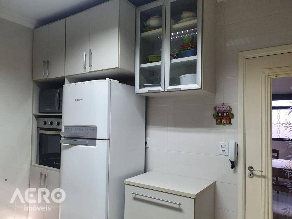 Apartamento à venda com 2 quartos, 46m² - Foto 2