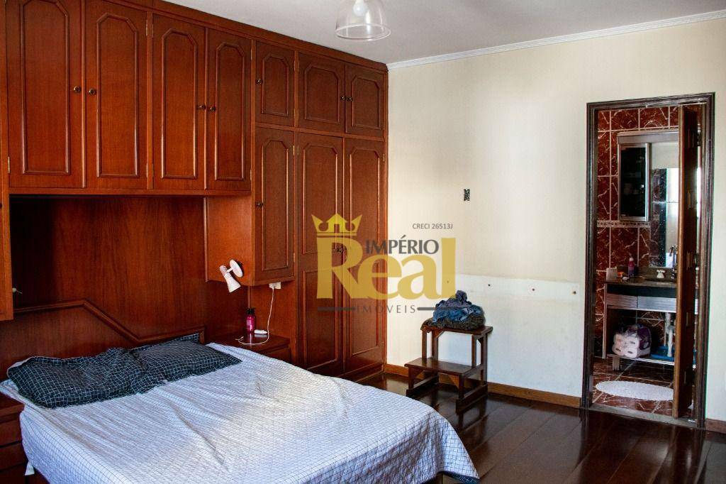 Sobrado à venda com 3 quartos, 300m² - Foto 19