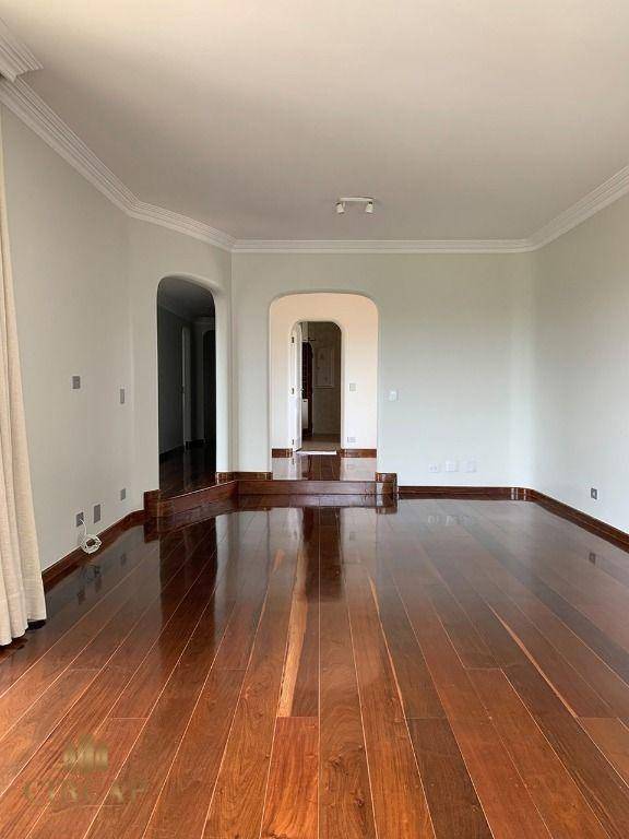 Apartamento para alugar com 3 quartos, 196m² - Foto 3