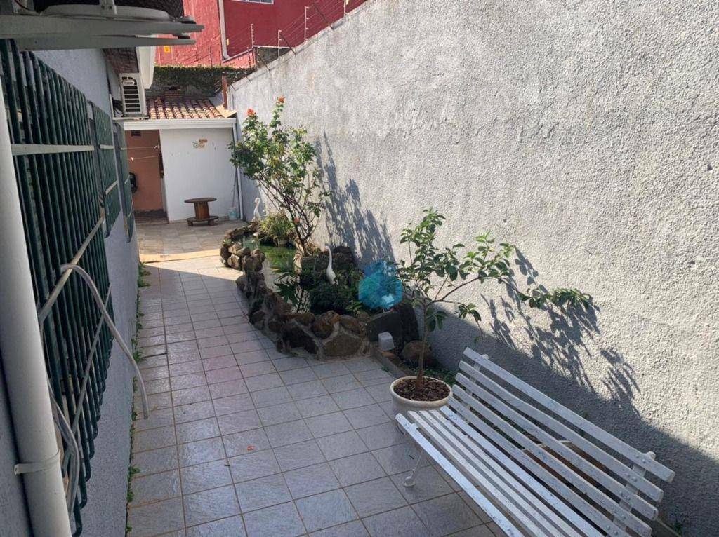 Casa à venda com 3 quartos, 248m² - Foto 6