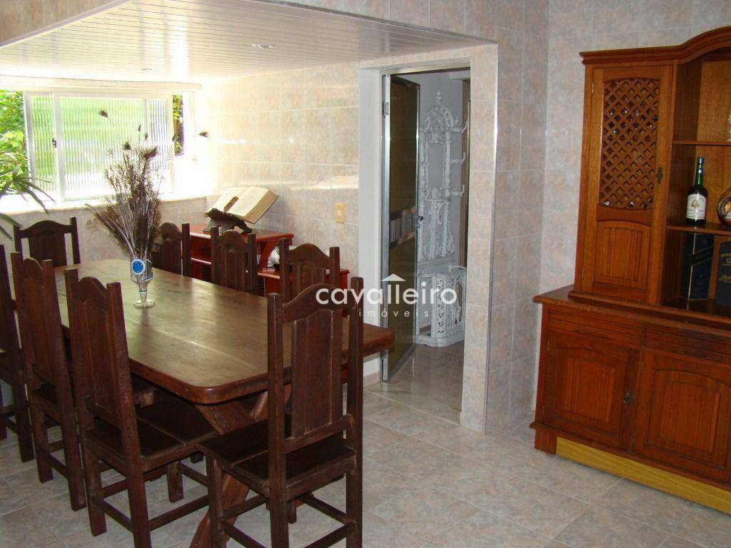 Casa à venda com 4 quartos, 300m² - Foto 13