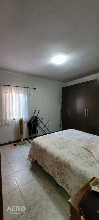 Casa à venda com 3 quartos, 200m² - Foto 5