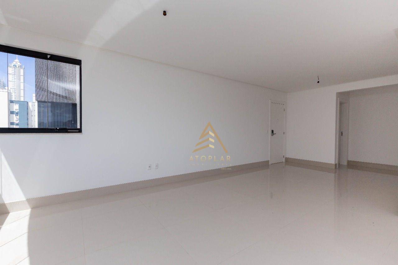 Apartamento à venda com 4 quartos, 150m² - Foto 6