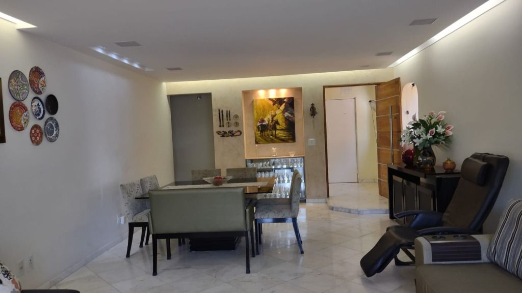 Apartamento à venda com 3 quartos, 180m² - Foto 4