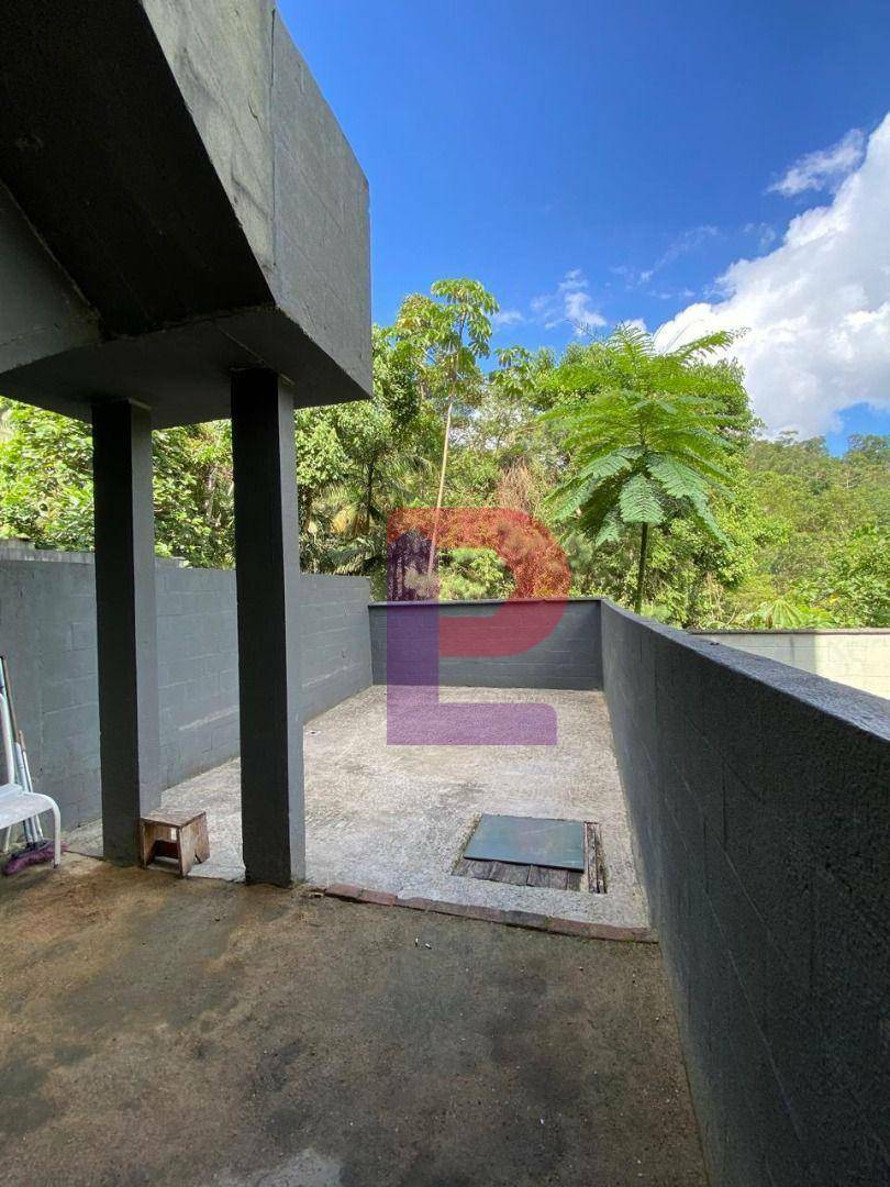 Casa à venda com 2 quartos, 65m² - Foto 2