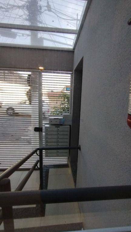 Apartamento à venda com 2 quartos, 40m² - Foto 2