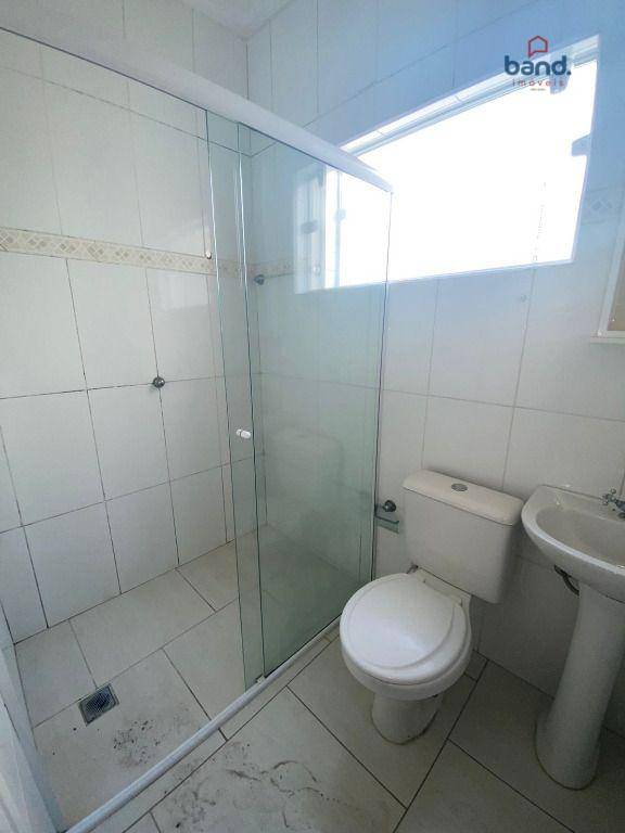 Casa para alugar com 2 quartos, 80m² - Foto 5