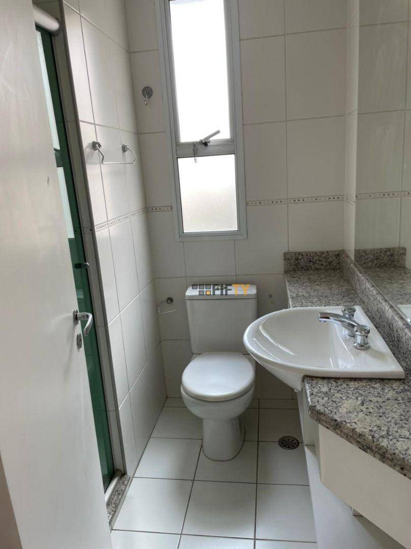 Apartamento para alugar com 3 quartos, 146m² - Foto 13