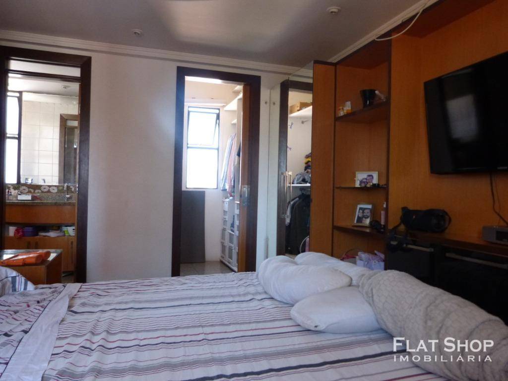 Apartamento à venda com 3 quartos, 124m² - Foto 18