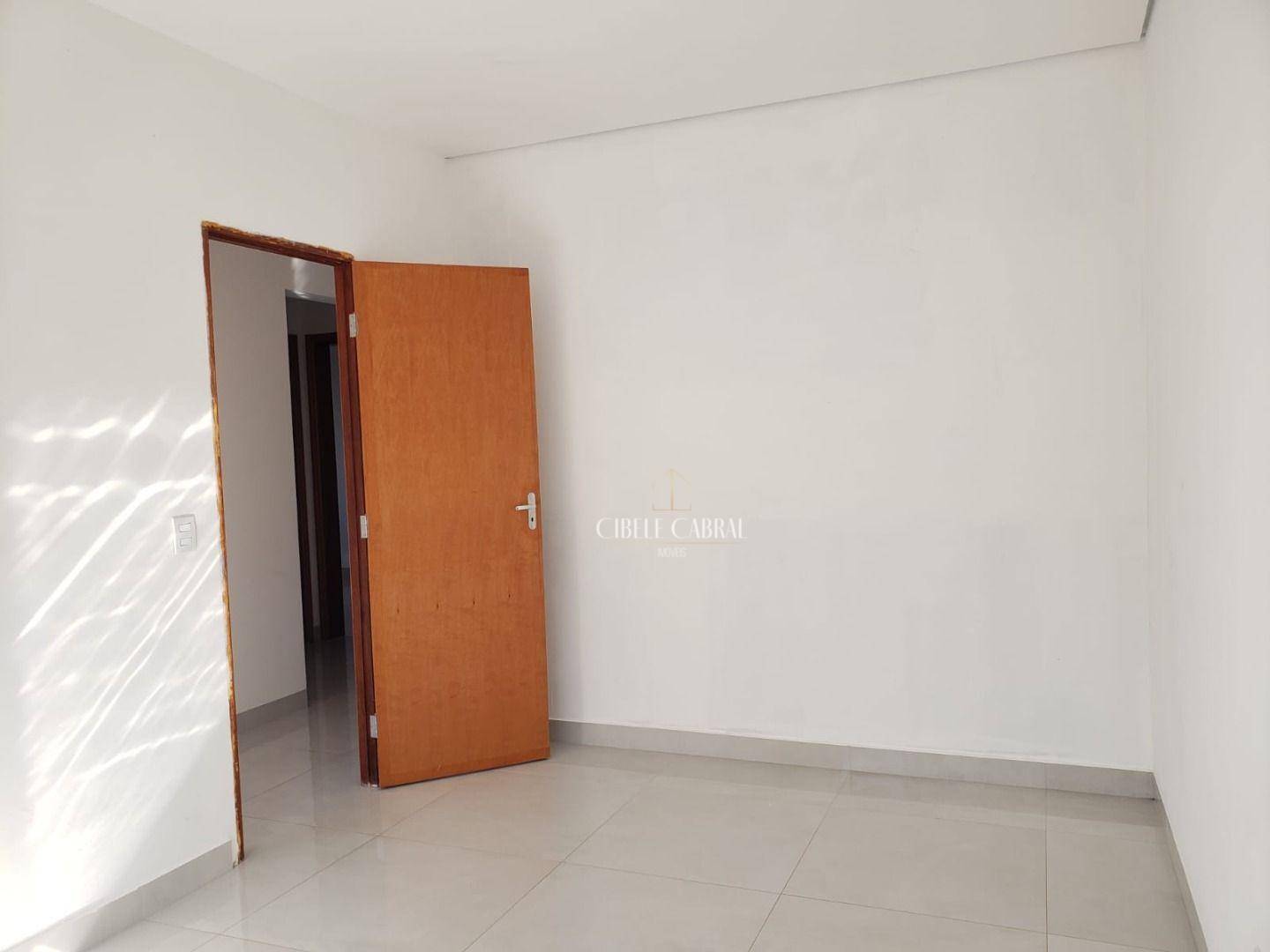 Casa à venda com 4 quartos, 210m² - Foto 9