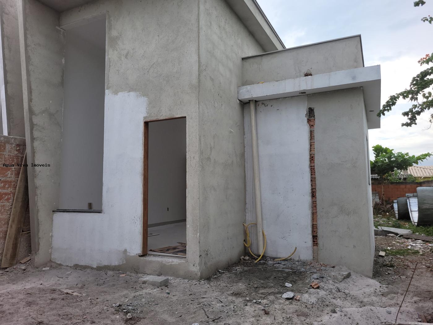 Casa à venda com 3 quartos, 200m² - Foto 1