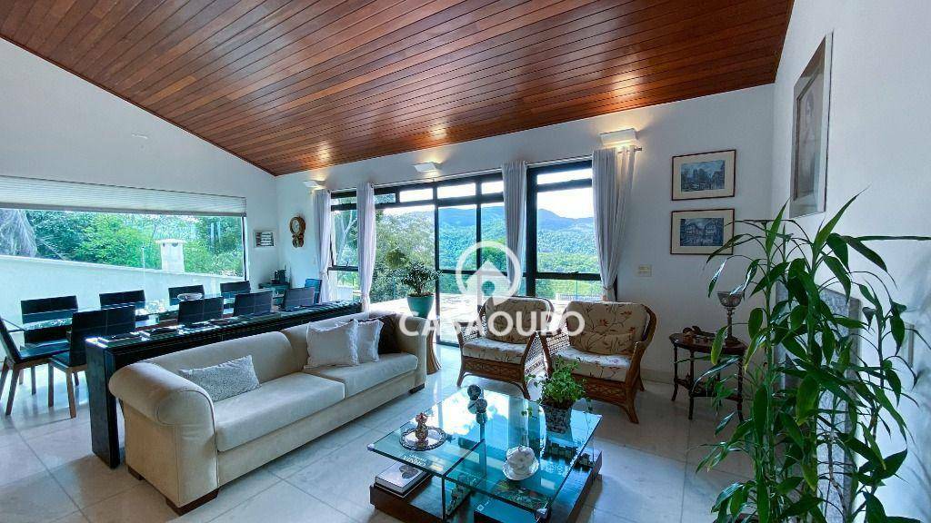 Casa de Condomínio à venda com 5 quartos, 590m² - Foto 1