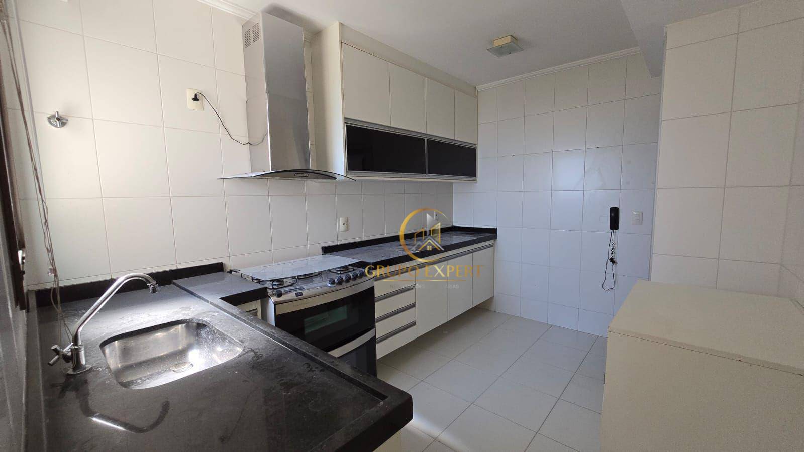 Apartamento para alugar com 3 quartos, 94m² - Foto 18