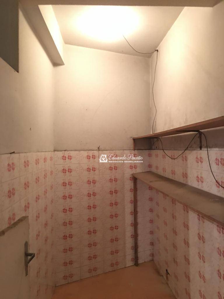 Casa à venda com 3 quartos, 338m² - Foto 8