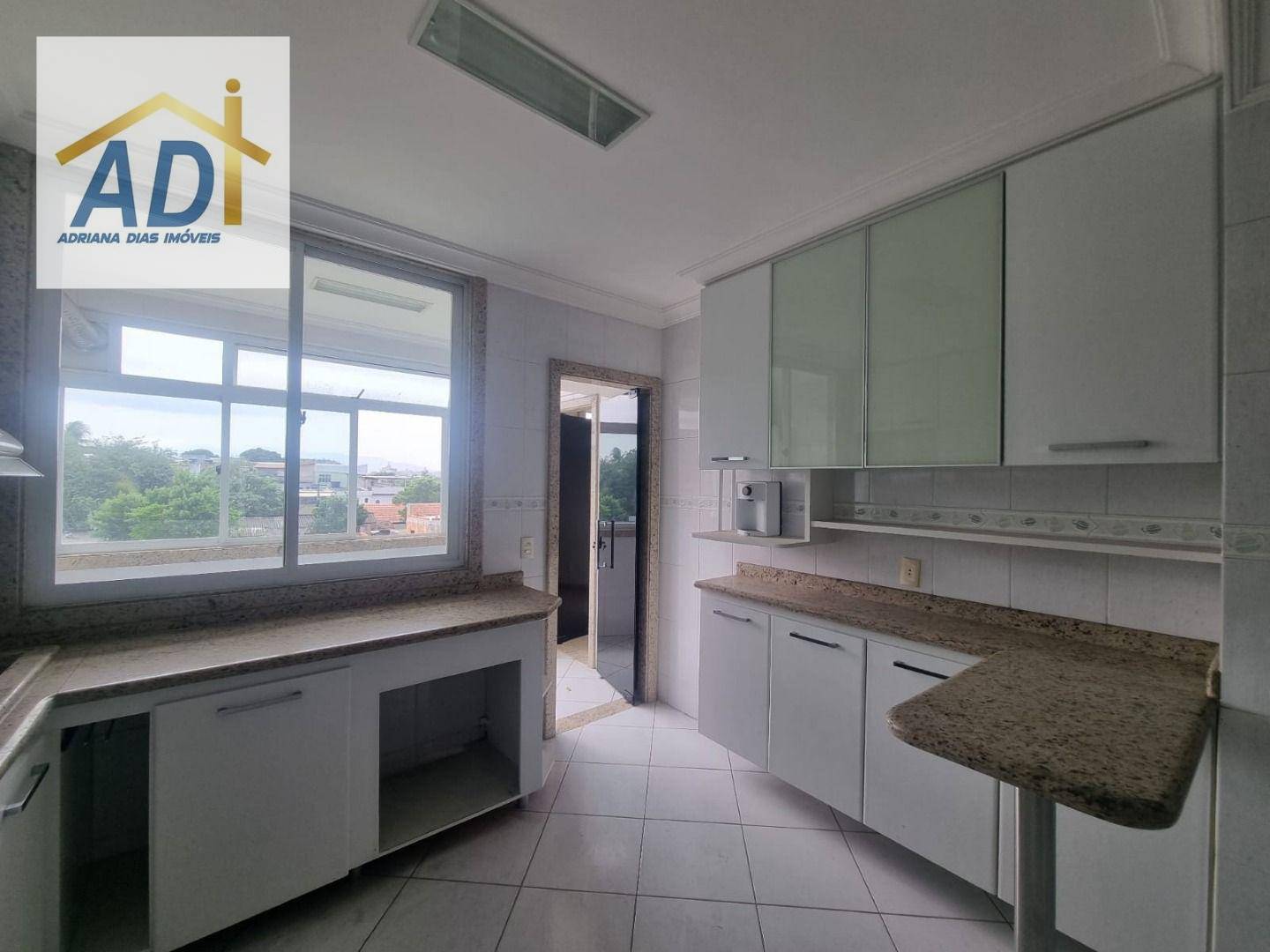 Apartamento à venda com 3 quartos, 145m² - Foto 12