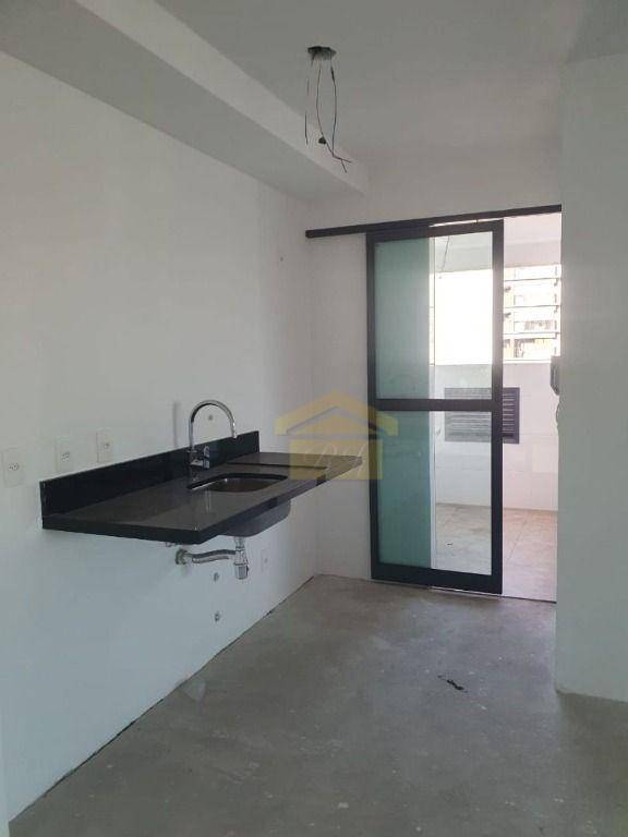 Apartamento à venda com 2 quartos, 70m² - Foto 3