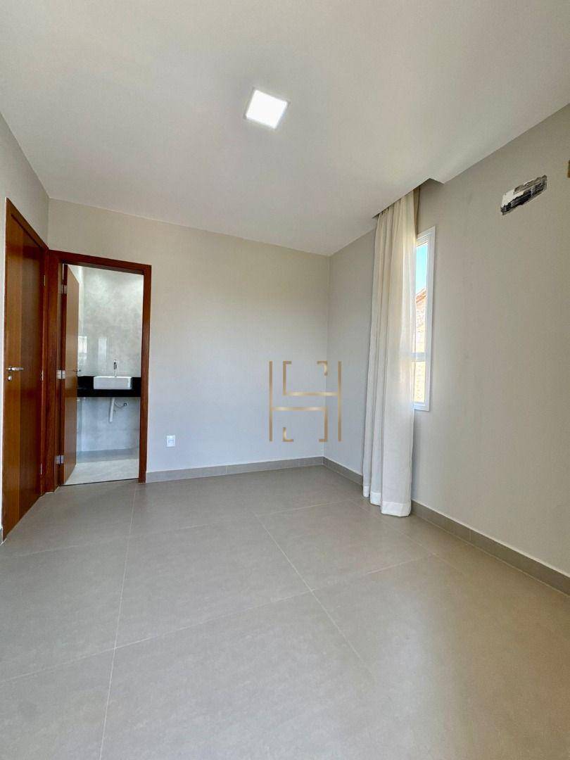 Casa à venda com 4 quartos, 157m² - Foto 18