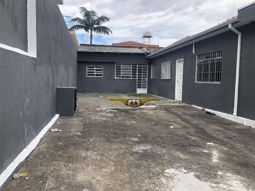 Casa para alugar com 4 quartos, 180m² - Foto 2