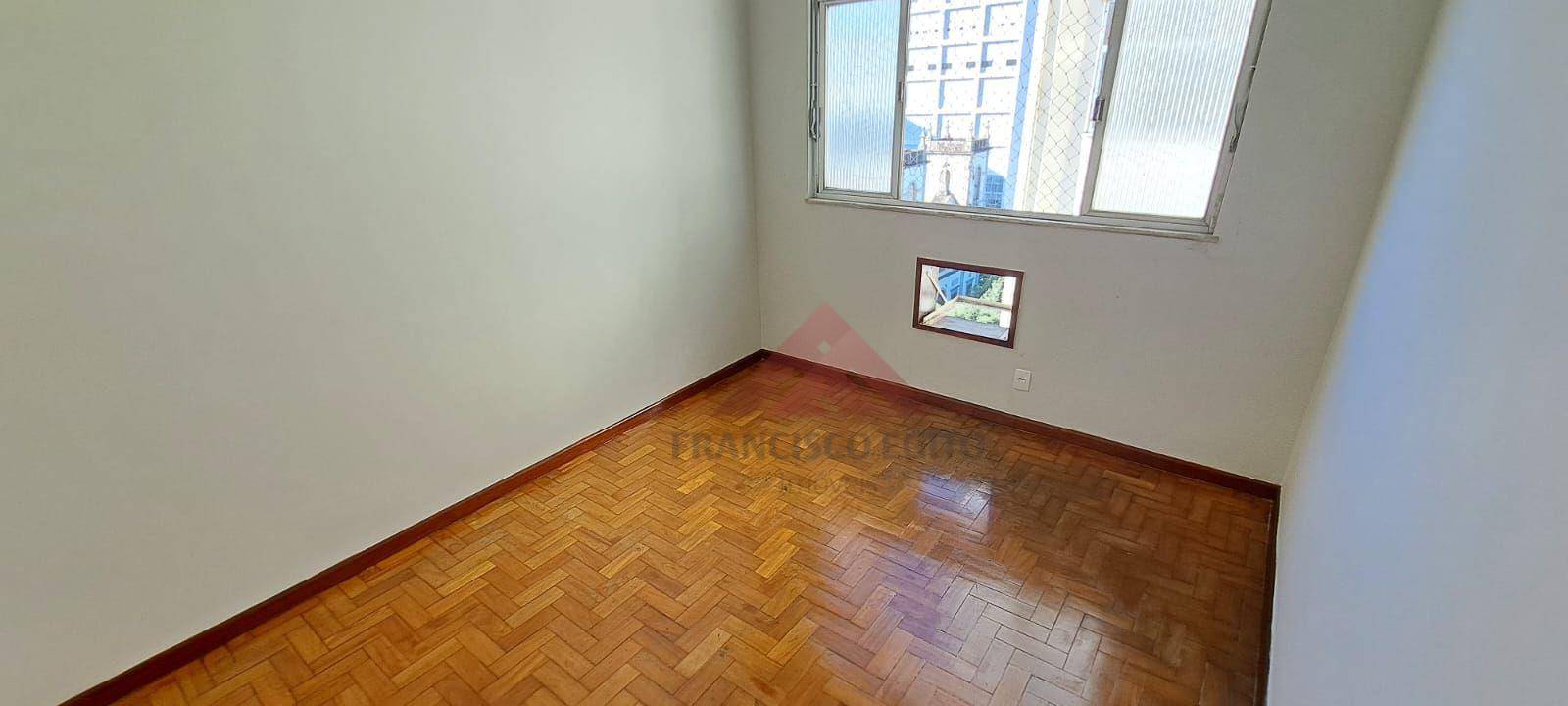 Apartamento para alugar com 2 quartos, 72m² - Foto 7