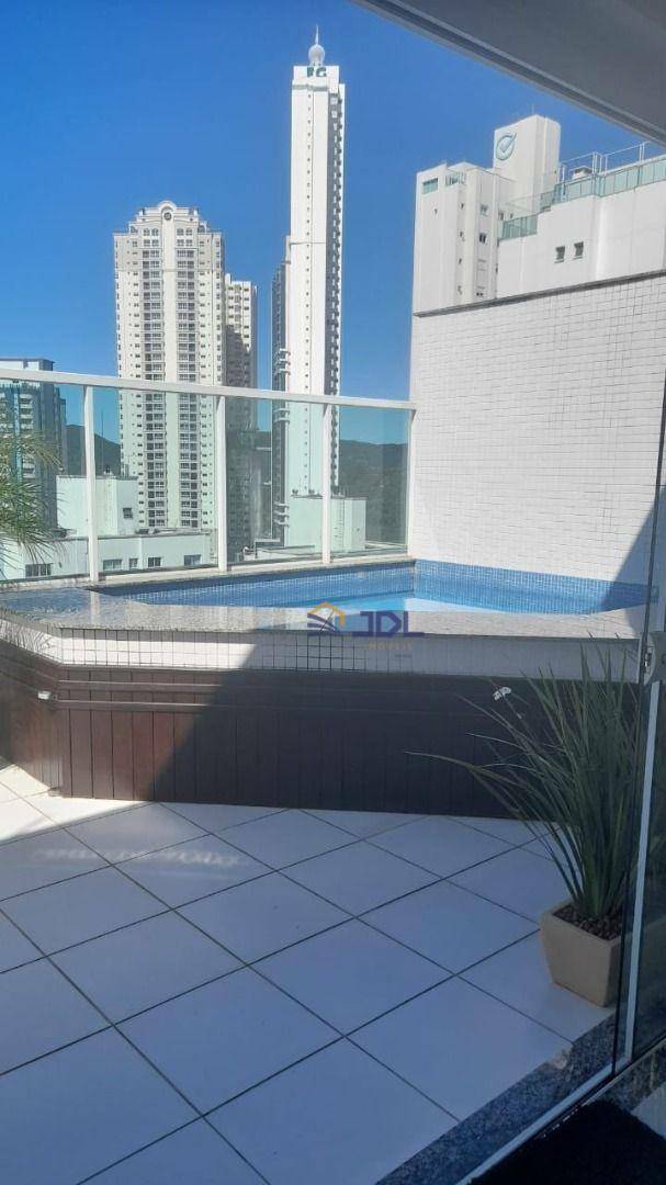 Cobertura à venda com 4 quartos, 200m² - Foto 1