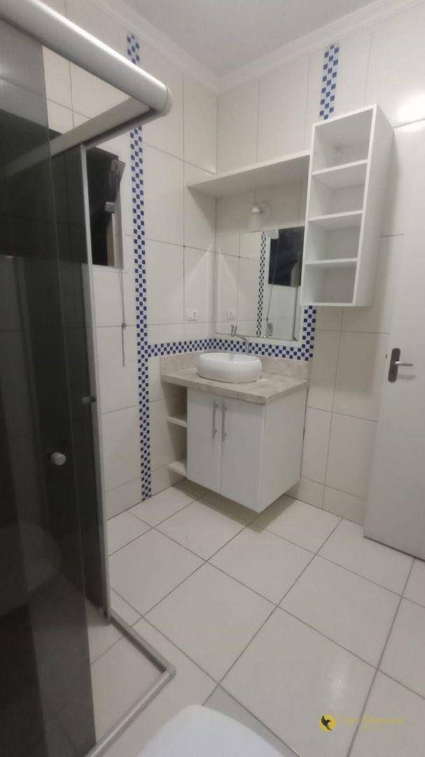 Casa para alugar com 2 quartos, 250m² - Foto 12