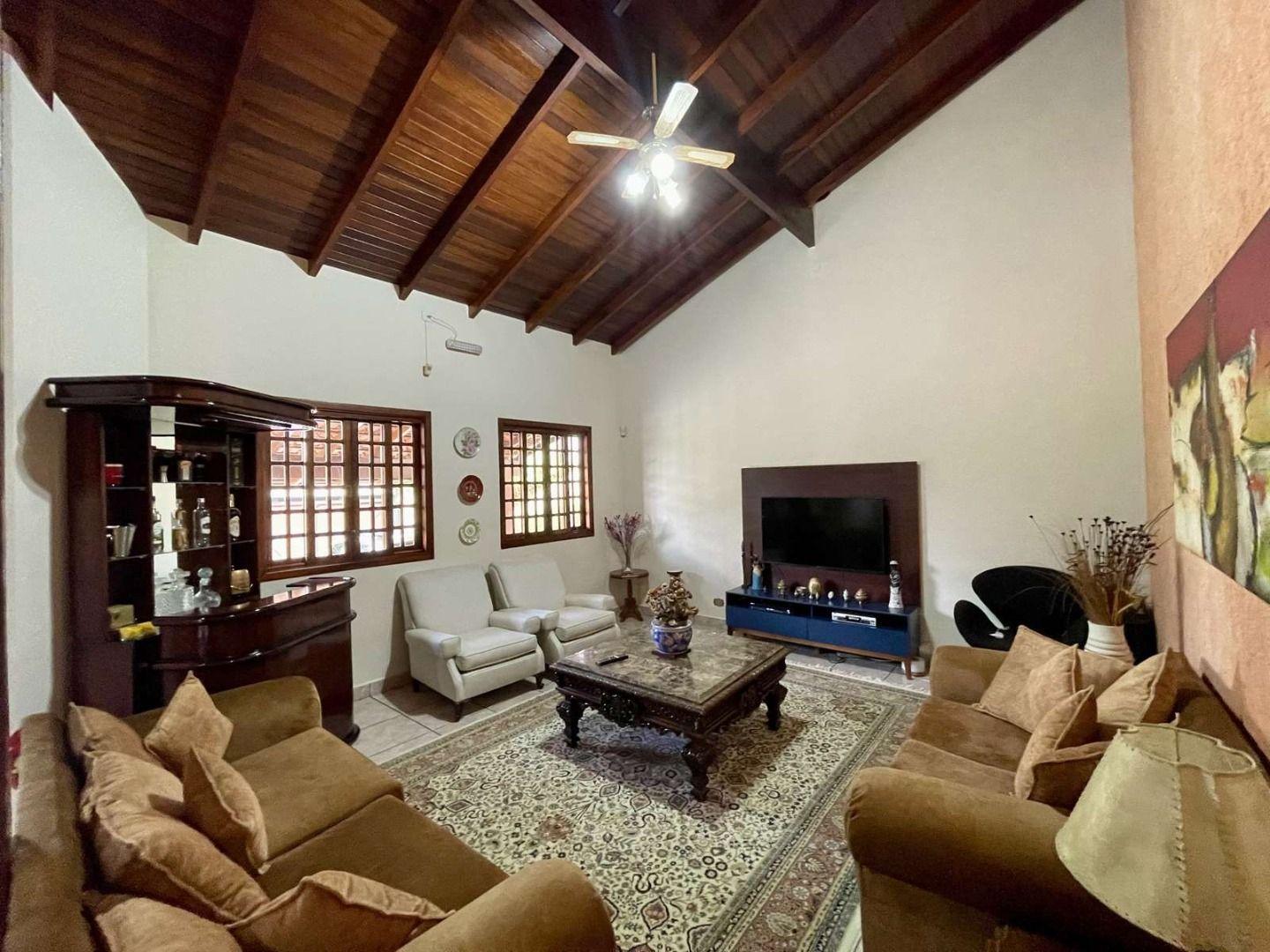 Casa para alugar com 3 quartos, 321m² - Foto 7