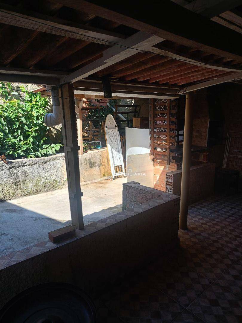 Casa à venda com 2 quartos, 75m² - Foto 2